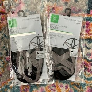 Grippy yoga-barre socks